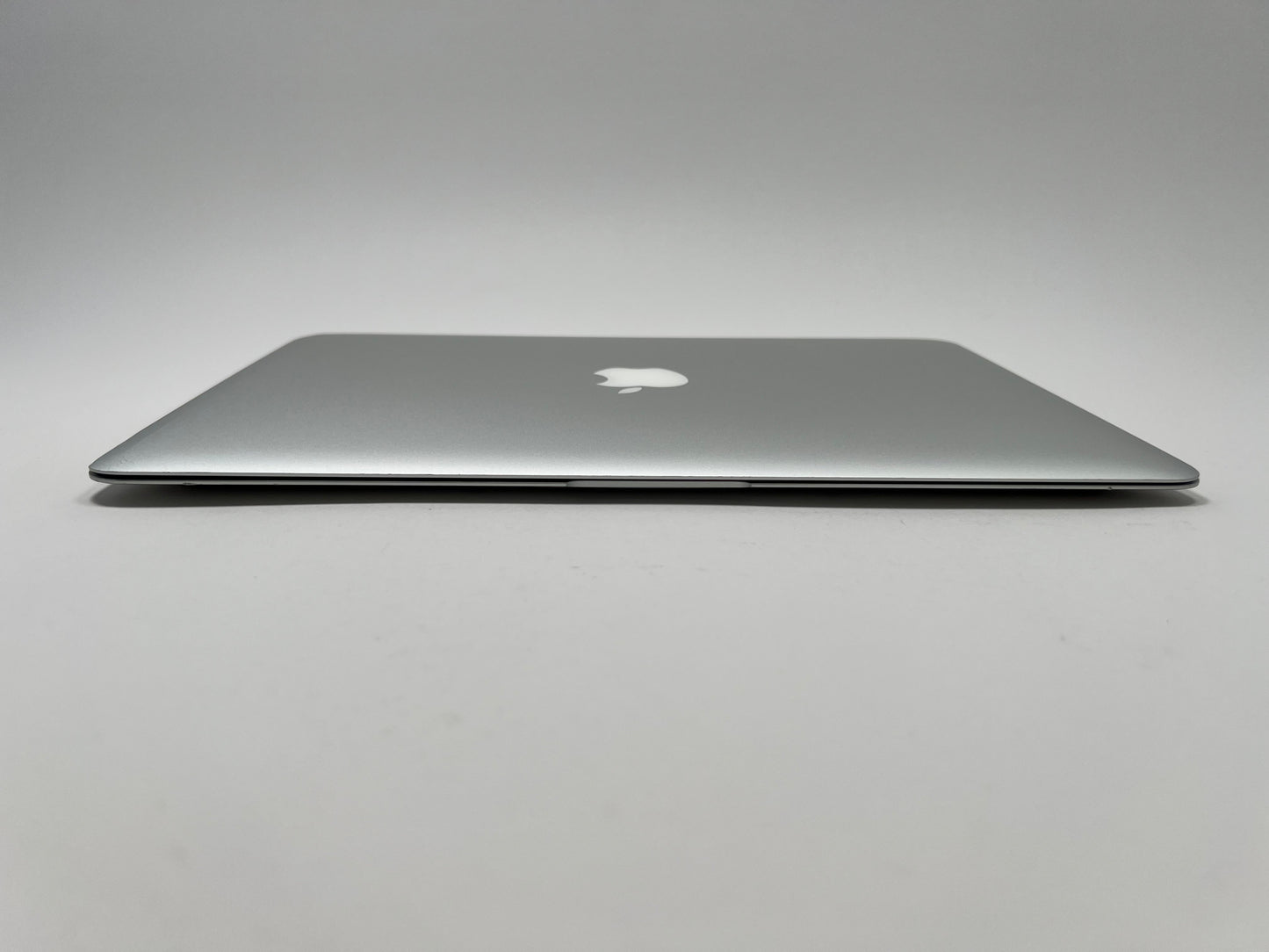 MacBook Air (2015) 13-inch – Intel Core i5 1.6GHz – 4GB RAM 128 SSD Techable