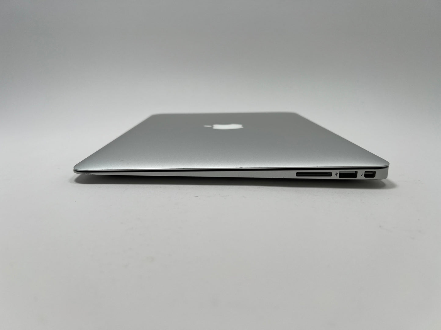 MacBook Air (2015) 13-inch – Intel Core i5 1.6GHz – 4GB RAM 128 SSD Techable