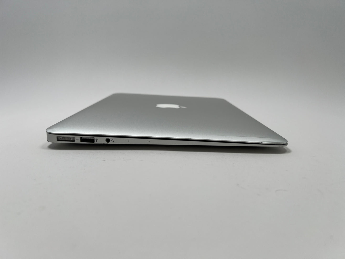 MacBook Air (2015) 13-inch – Intel Core i5 1.6GHz – 4GB RAM 128 SSD Techable