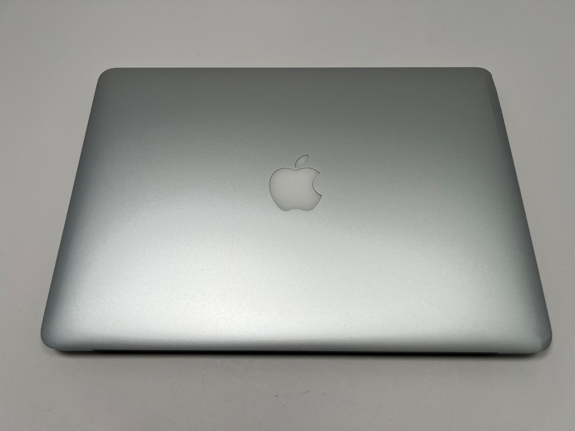 MacBook Air (2015) 13-inch – Intel Core i5 1.6GHz – 4GB RAM 128 SSD Techable