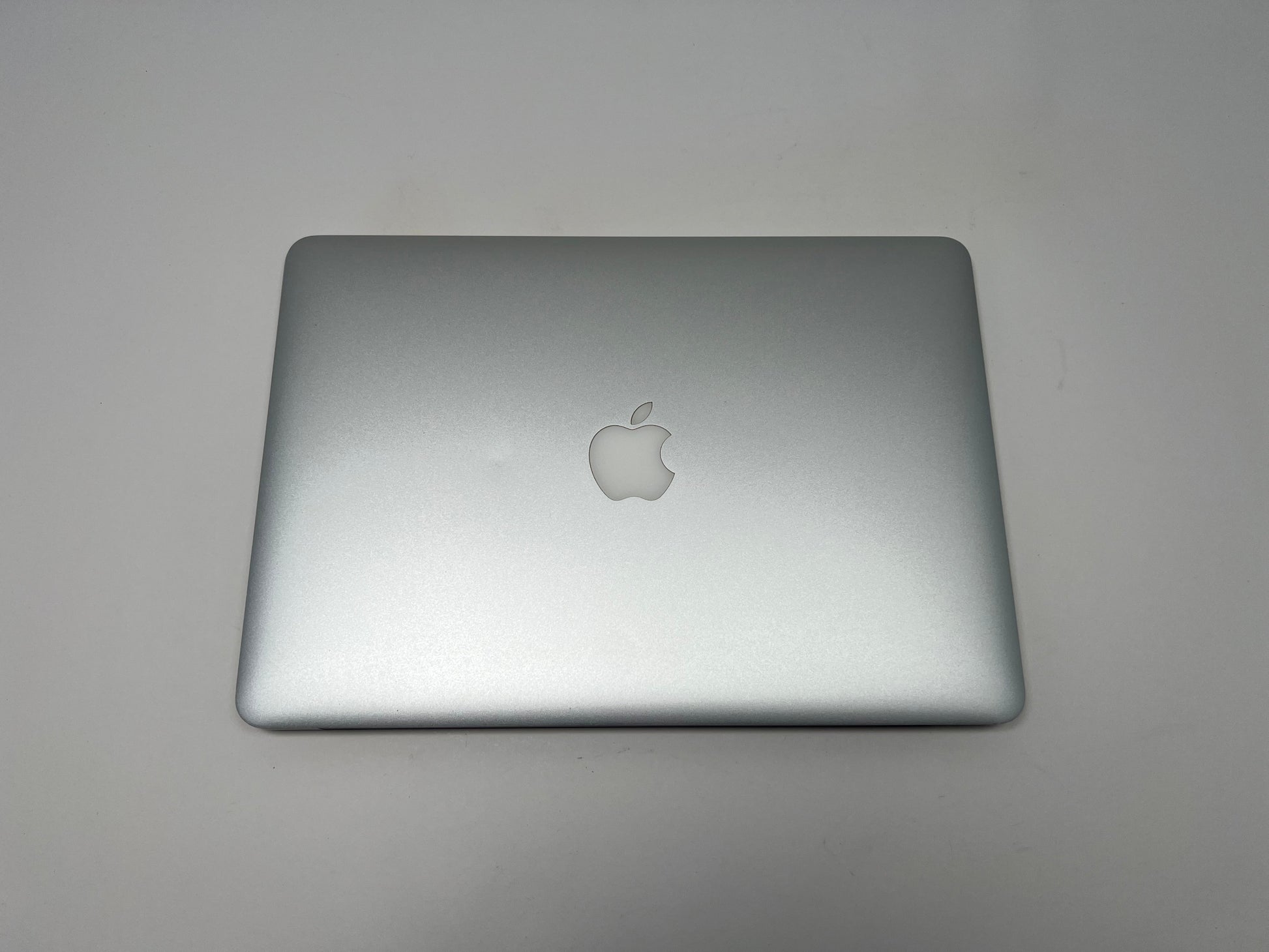 MacBook Air (2014) 13-inch – Intel Core i5 1.4GHz – 4GB RAM 256GB SSD Techable